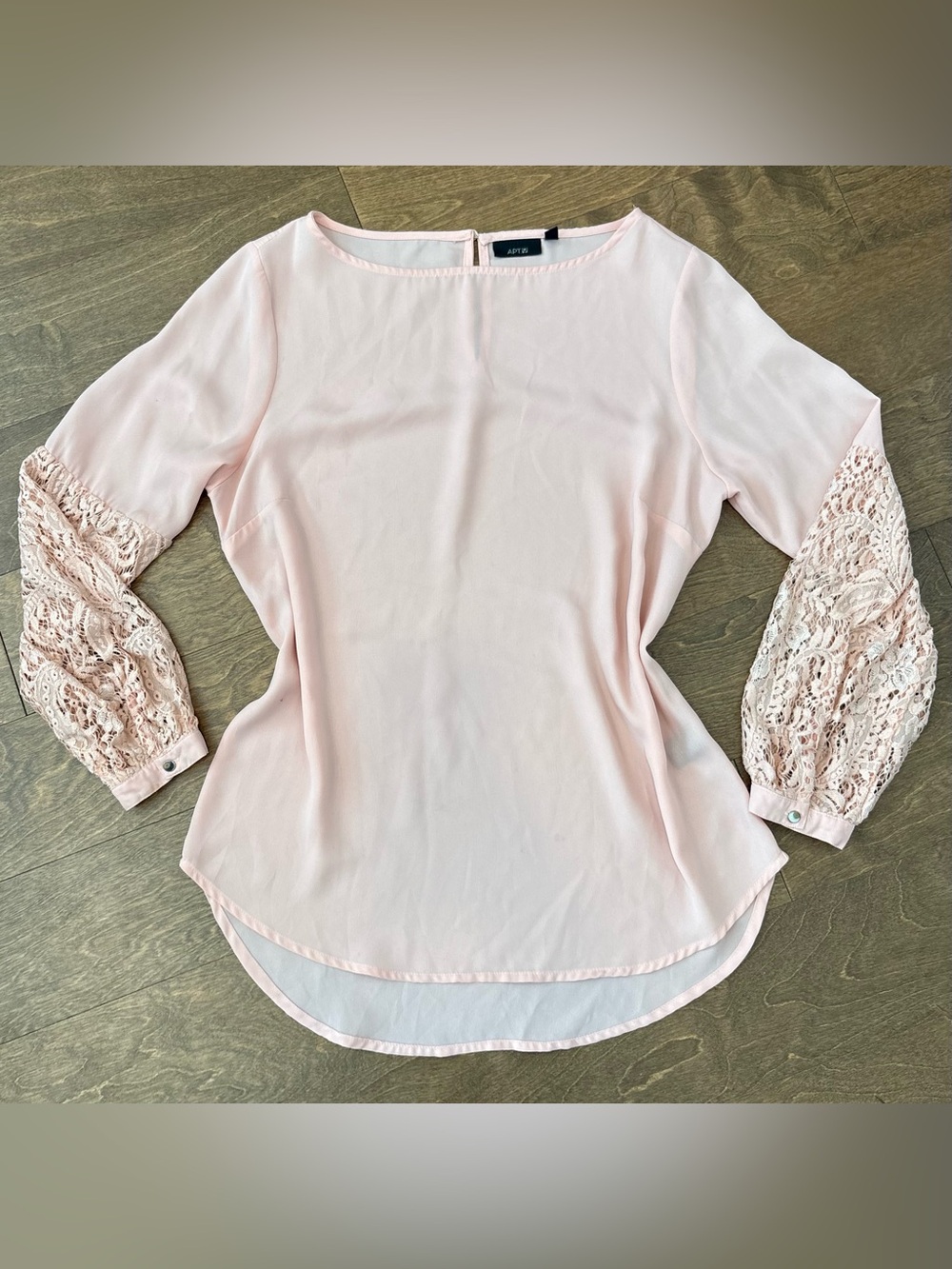 Apt. 9 Women’s Blush Pink Lace Sleeve Women's Blouse, M